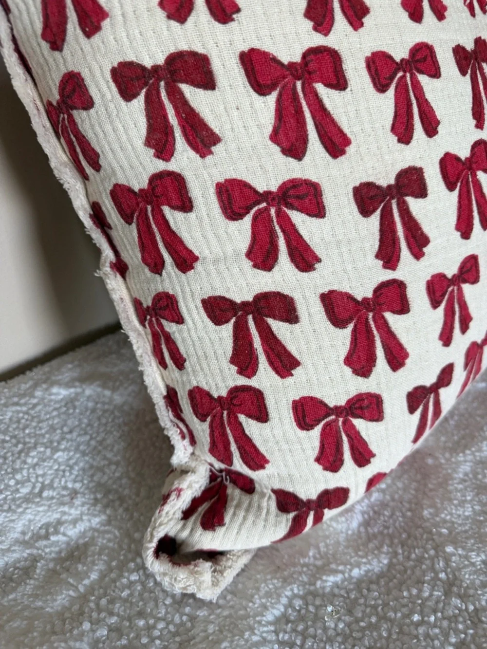 Holiday Christmas Red Bow Pillow Fringe Ivory NEW!